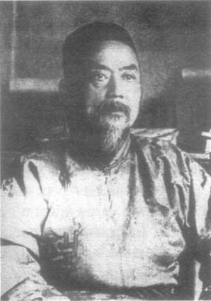 “清末怪杰”国学大师辜鸿铭出生